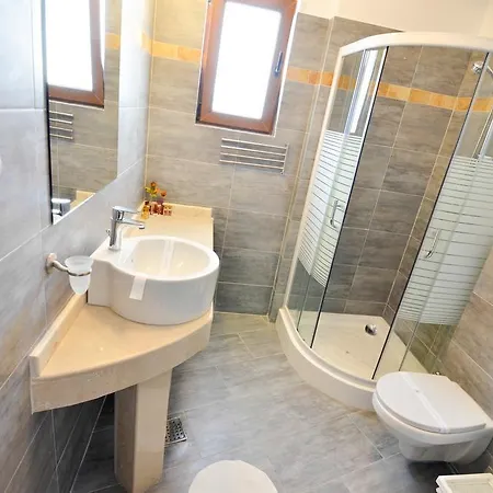 Lucas Boutique Hotel 3*