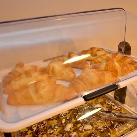 Hotel Lucas Boutique 3*