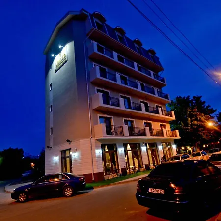 Lucas Boutique 3*