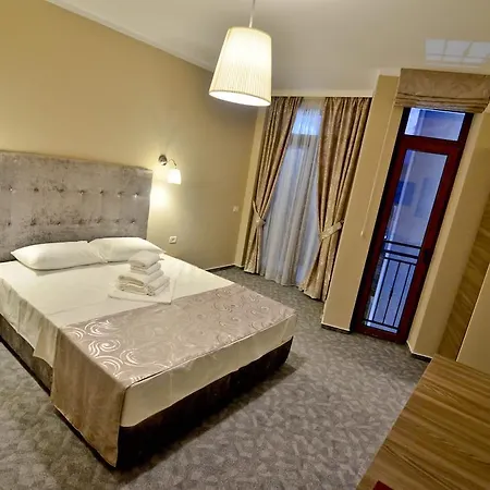 Hotel Lucas Boutique 3*