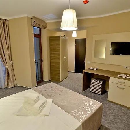 Lucas Boutique 3*